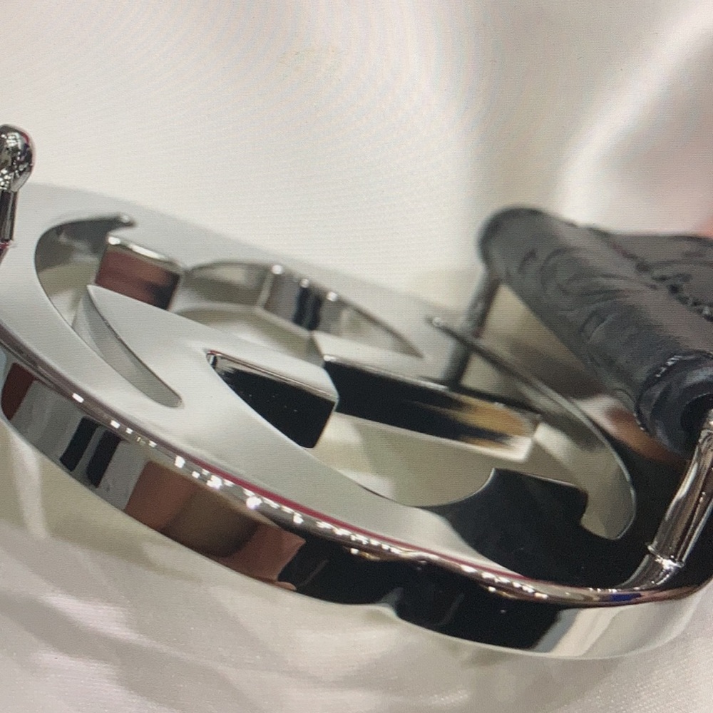 Gucci Signature Embossing Leather Belt Unisex - Picture 7 of 8